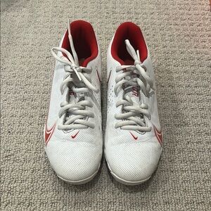 Nike Kids White and Red Sneakers Boys Football Cleats